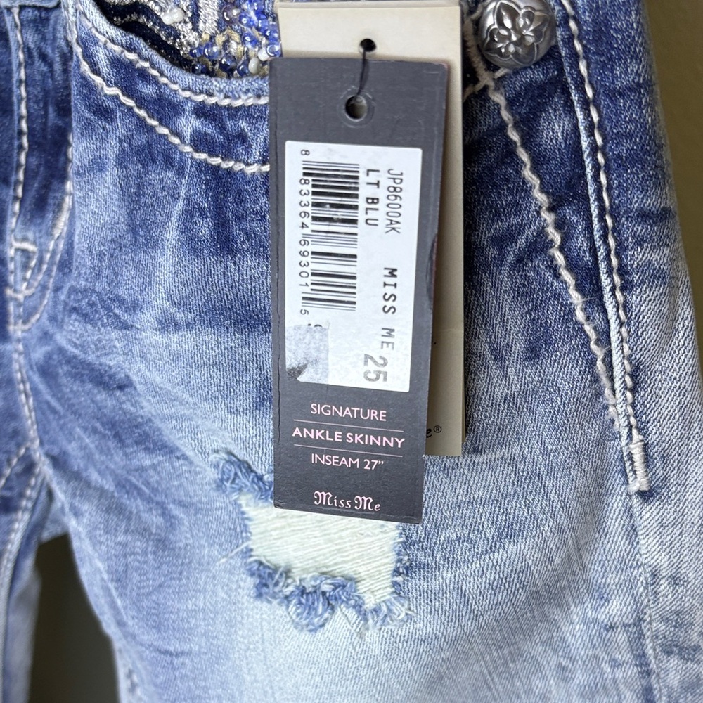 These Miss Me Embellished Skinny Jeans are a classic style statement! To make th - Picture 2 of 11